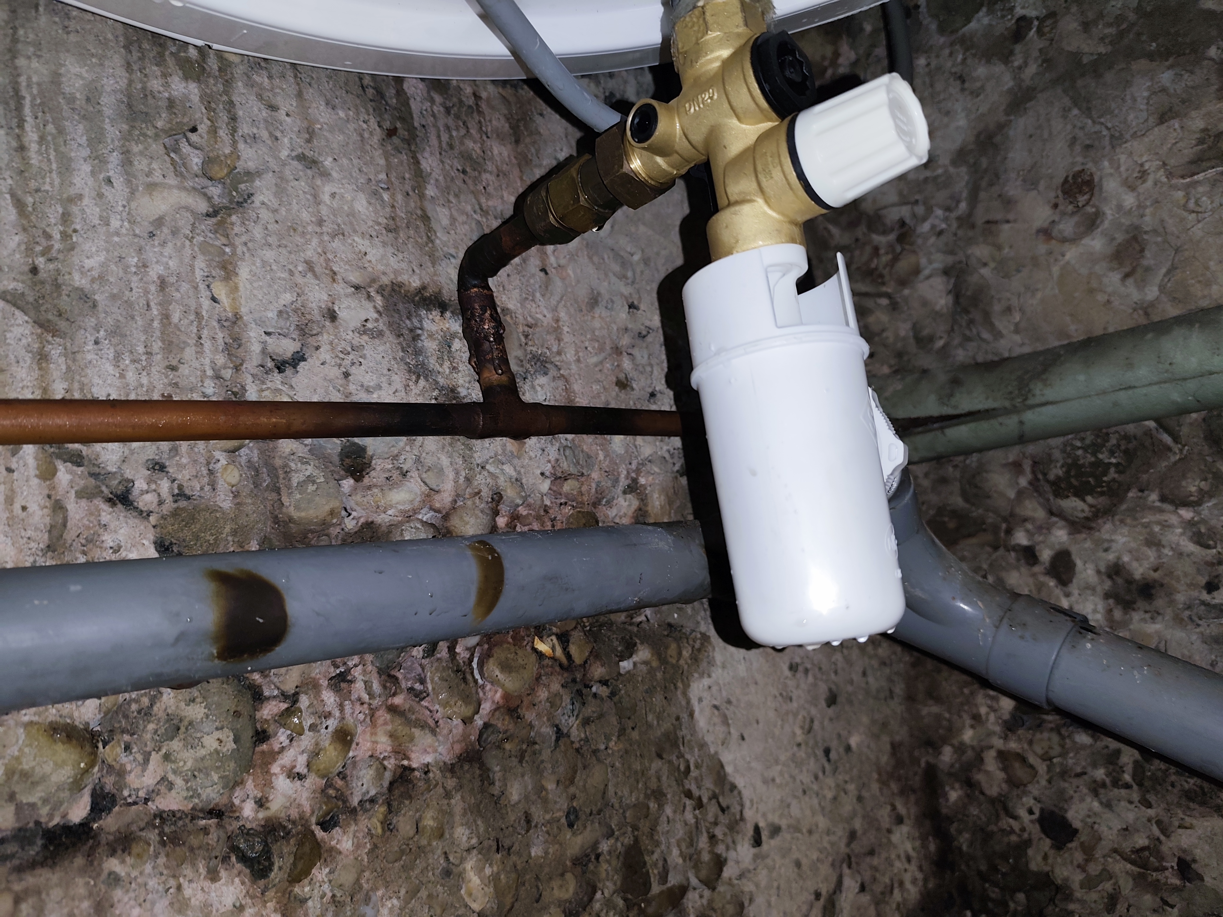 Réparation fuite d'eau à Moirans 38430 - plombier urgent